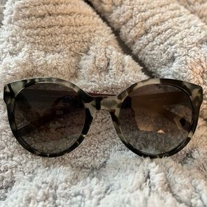 NEVER WORN Tory Butch Womens Sunglasses